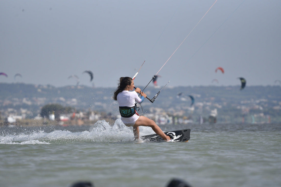 Breaking the Gender Barrier in Kitesurfing: How Women are Shaping this Sport - nannalè